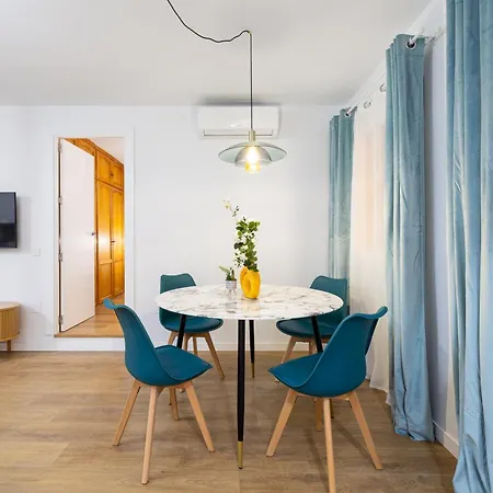 H2M Feijoo Close To City Center In A Quiet Area Malaga Exterior photo