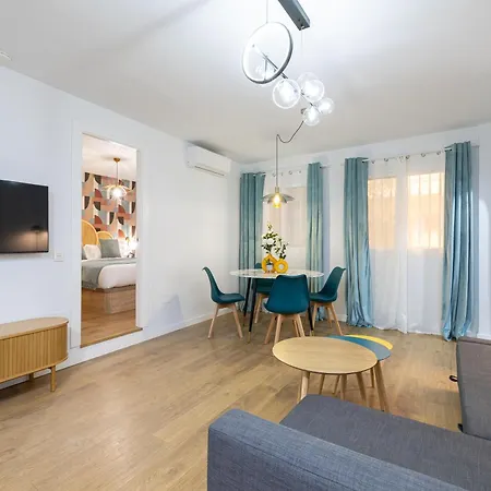 H2M Feijoo Close To City Center In A Quiet Area Malaga Exterior photo