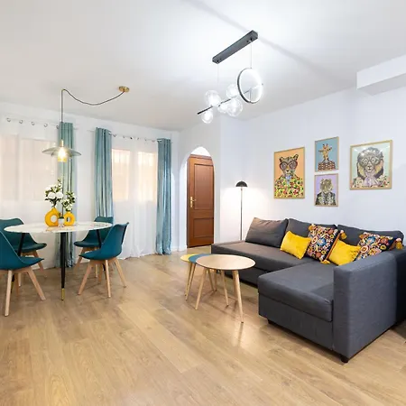 H2M Feijoo Close To City Center In A Quiet Area Malaga Exterior photo